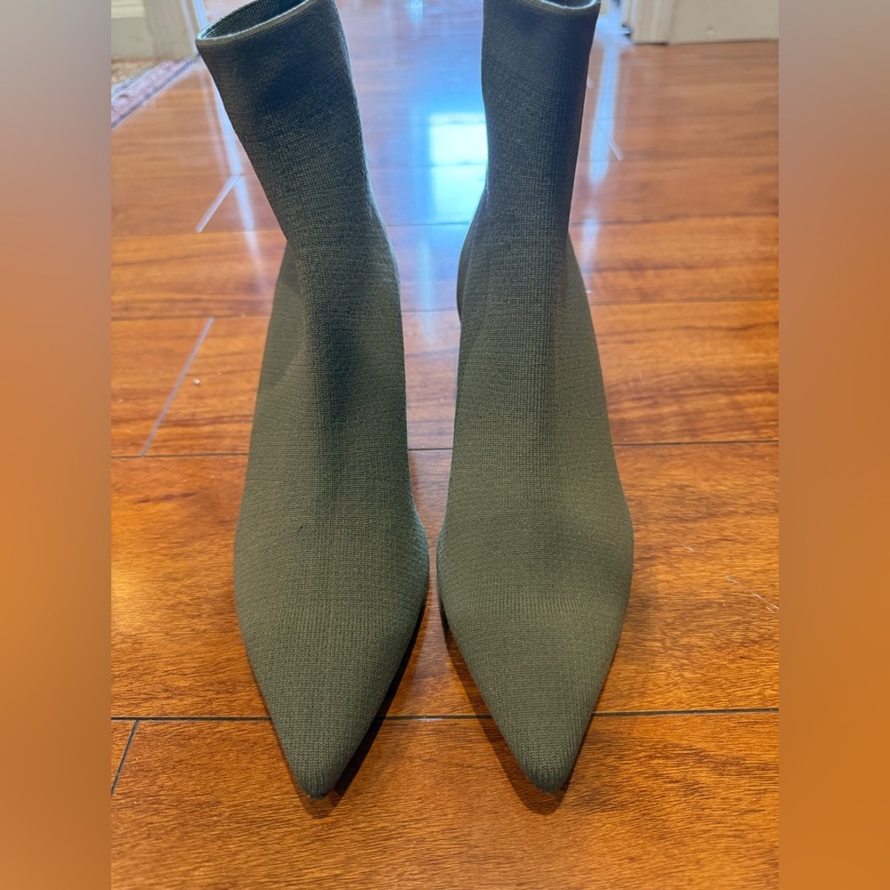 NWOT Pointed Toe Stretch Knit Sock Boots in Olive Green size 6.5